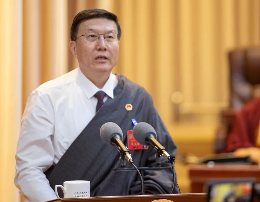 玉树藏族自治州第十四届人民代表大会第二次会议举行第二次全体会议