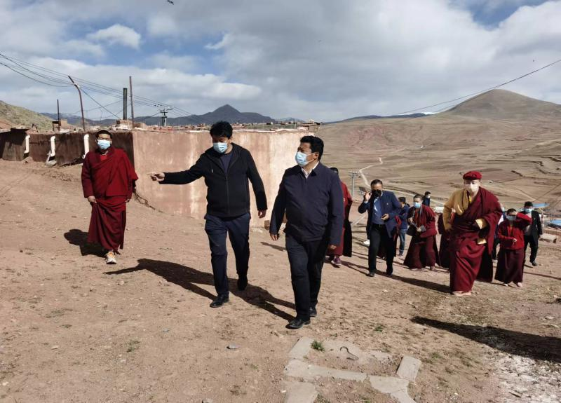 才仁松保调研香达镇前多村桑青南着岭尼姑寺