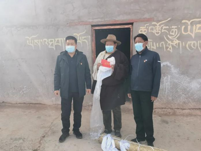 让党和政府的关怀照耀每一寸土地 让乡村振兴的东风吹遍每一座村庄