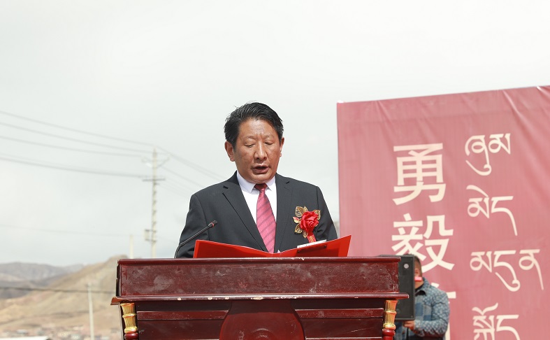 囊谦县举行2023年项目集中开复工仪式暨囊谦县香达镇东南片区市政道路项目开工仪式